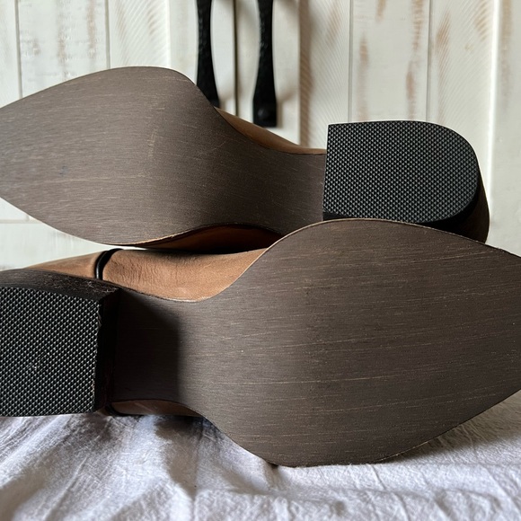 Rhinestone Studded Brown Western Cowgirl Boots - Picture 14 of 15